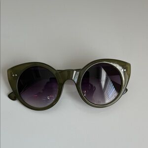 Chic Olive Cat-Eye Sunglasses